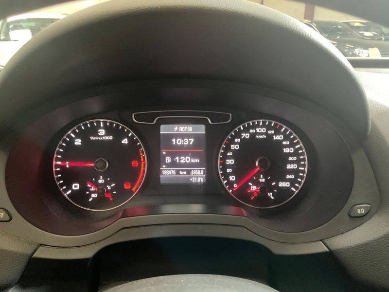 Audi Q3 2.0 TDI Ambition Luxe — zdjęcie 13