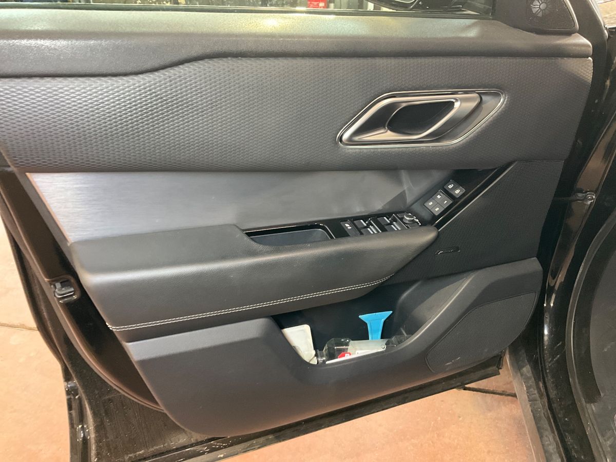 Land Rover 2021 — photo 35