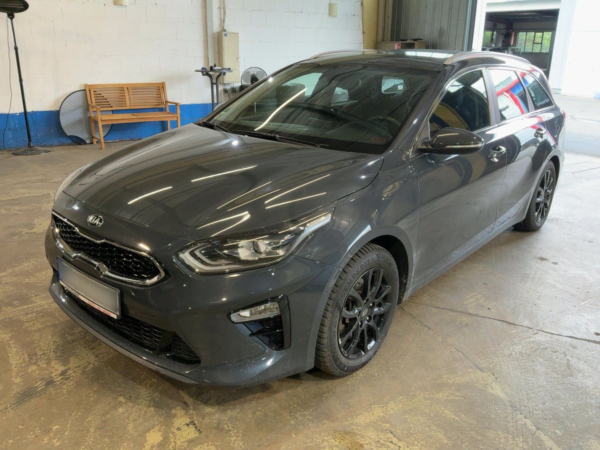 Kia cee'd 2018 — photo 1