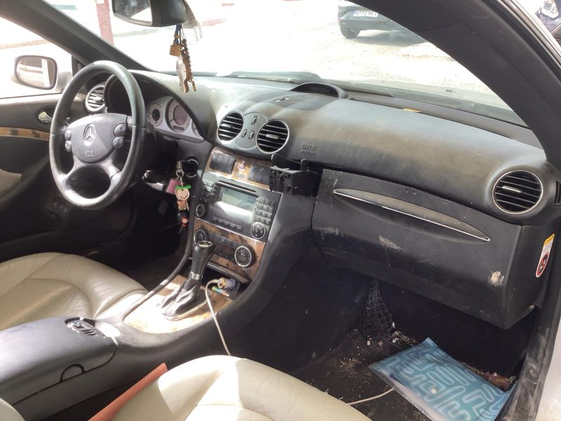 Mercedes-Benz CLK-Klasse CLK 220 CDI Avantgarde — zdjęcie 12