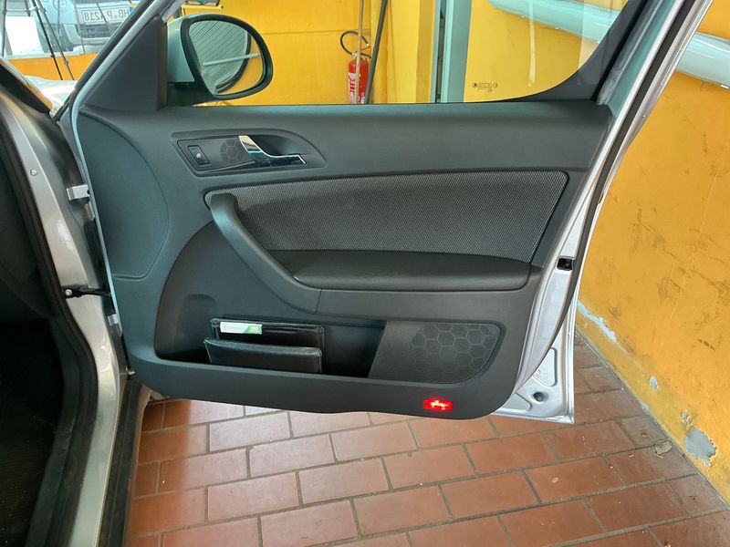 Skoda Yeti 2.0 TDI Ambition Plus Edition 2013 – снимка 33