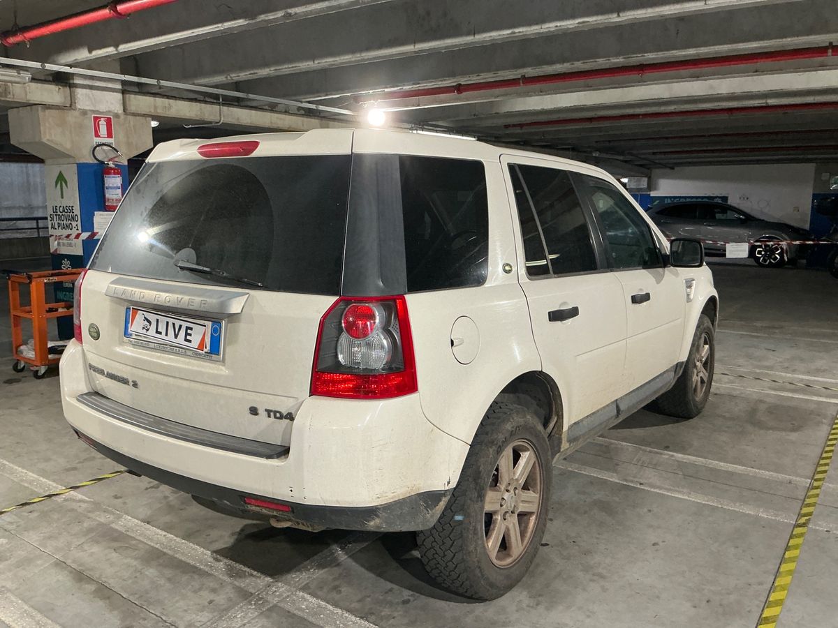 Land Rover Freelander 2.2 Td4 S - Immagine 2