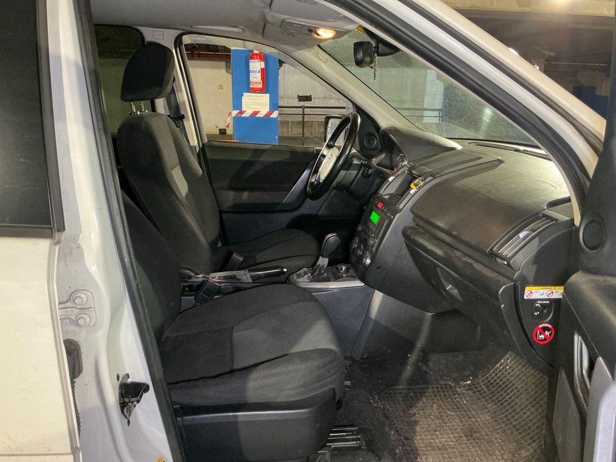 Land Rover Freelander 2.2 Td4 S - Immagine 3