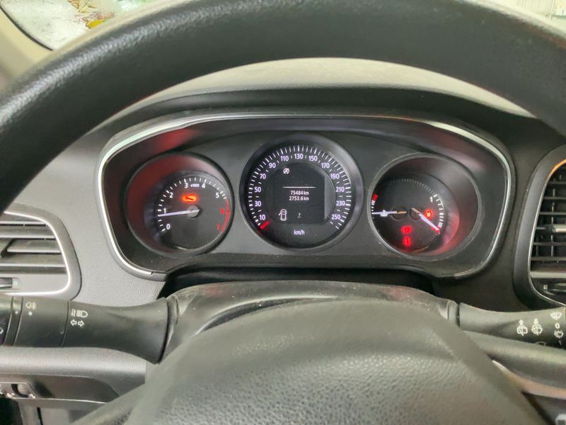 Renault Megane 1.3 TCe Life — zdjęcie 13