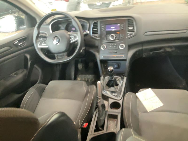 Renault Megane 1.3 TCe Life — zdjęcie 12