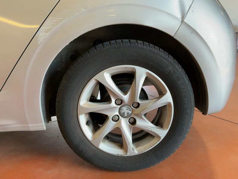 Peugeot 208 1.2 VTi Active 2014 – снимка 5