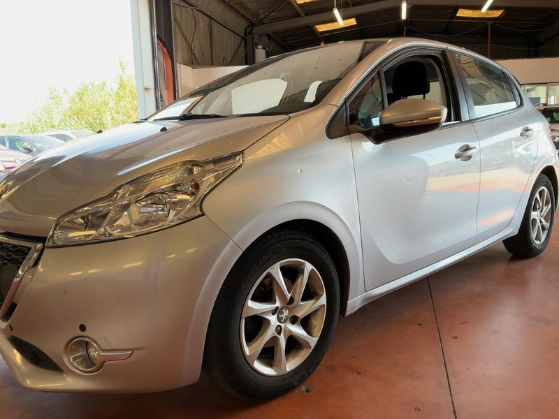 Peugeot 208 1.2 VTi Active — zdjęcie 2