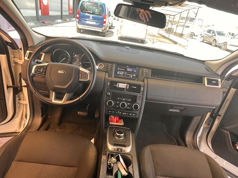 Land Rover Discovery Sport 2.0 Td4 Pure 2018 – снимка 17
