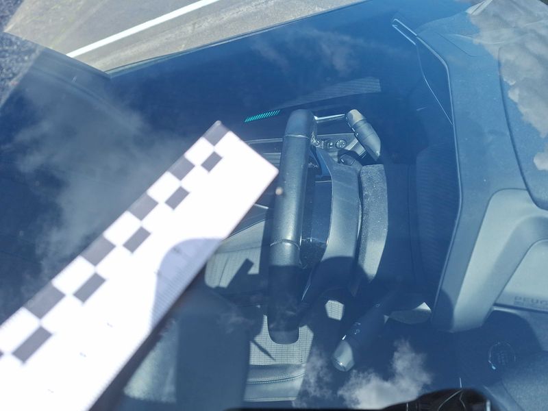 Peugeot 208 1.2 PureTech Allure 2020 – снимка 37