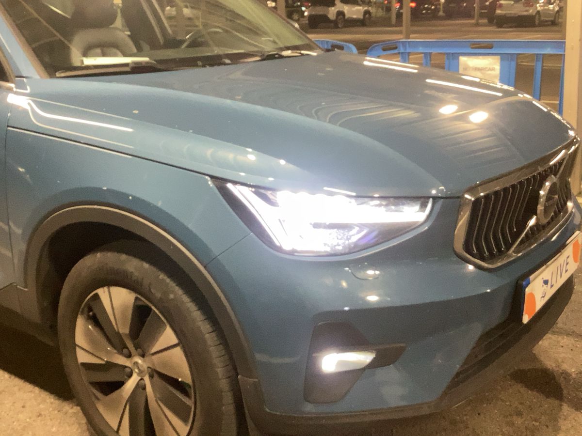 Volvo XC40 2023 — photo 13