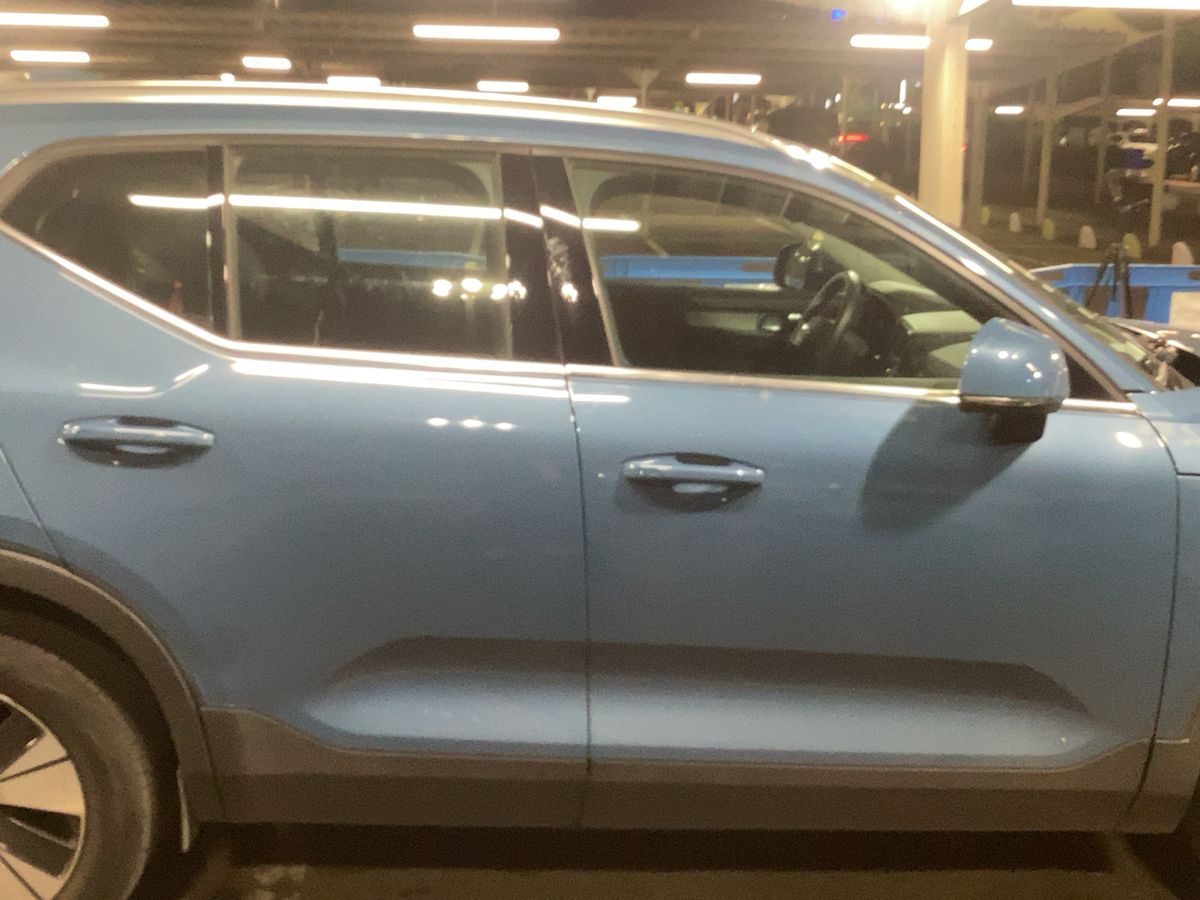 Volvo XC40 2023 — photo 11