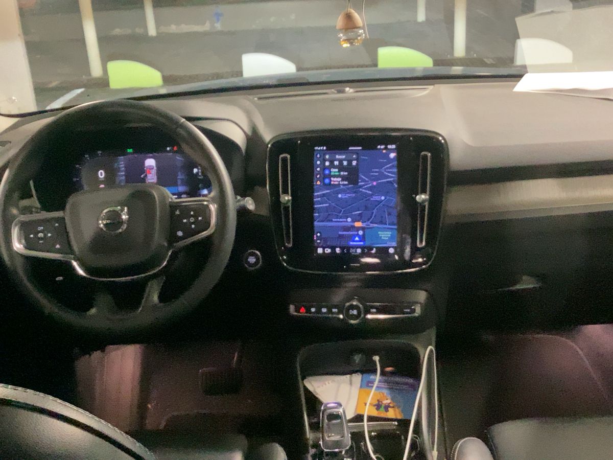 Volvo XC40 2023 — photo 18