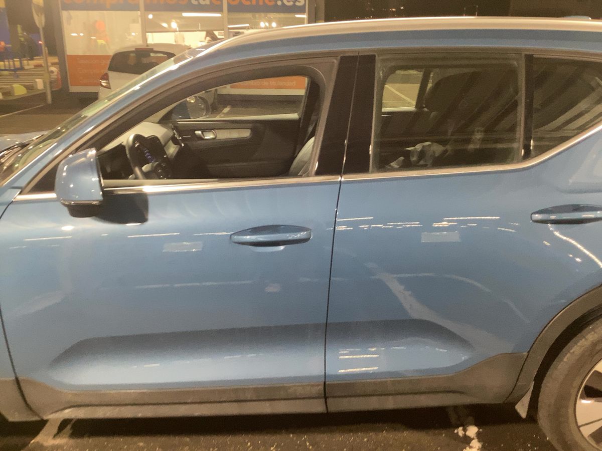 Volvo XC40 2023 — photo 5