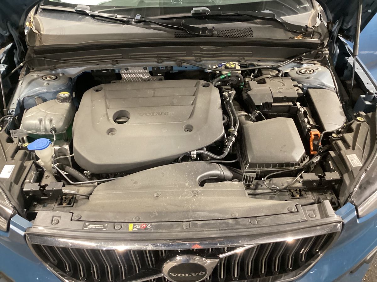 Volvo XC40 2023 — photo 23