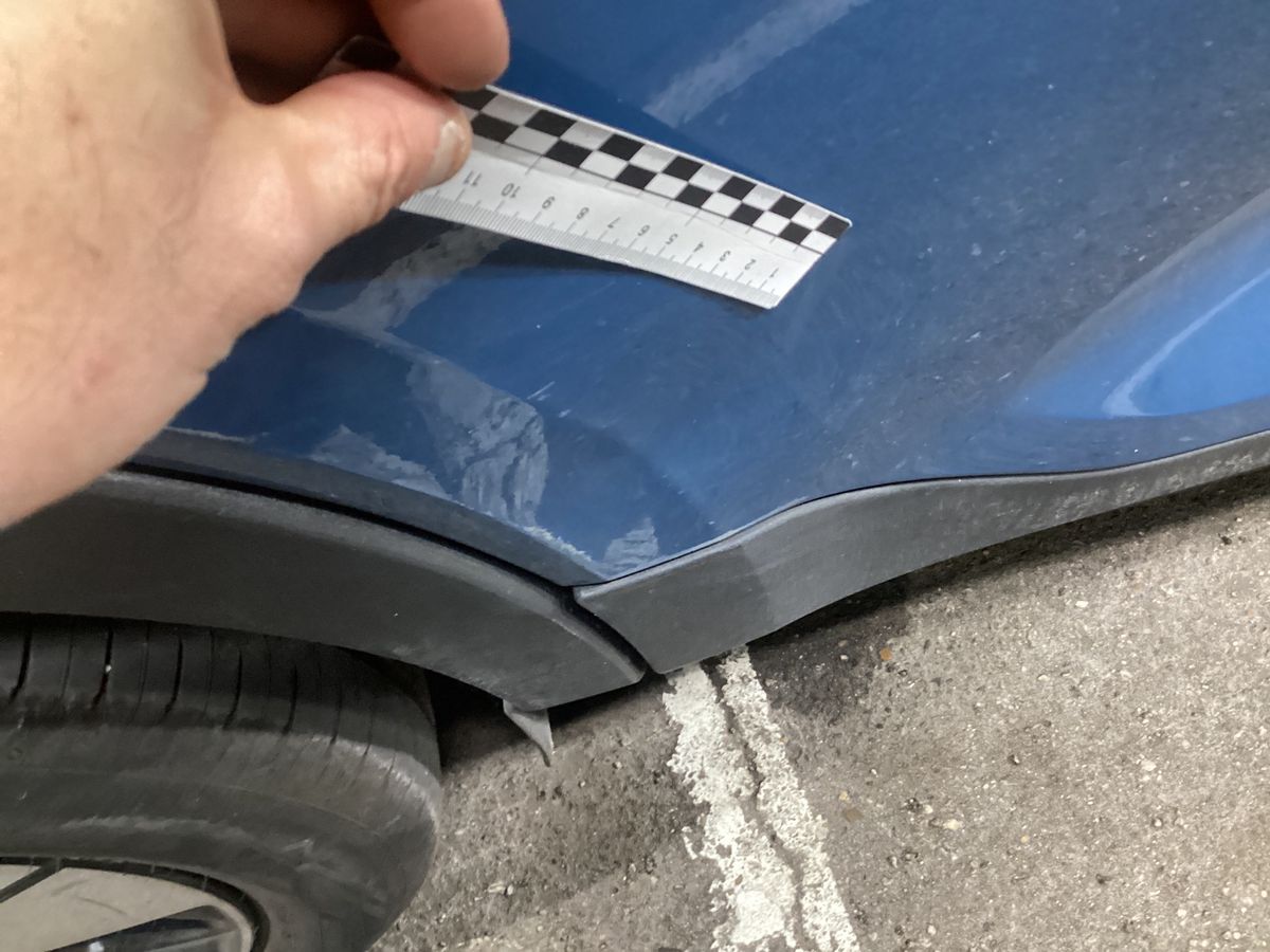 Volvo XC40 2023 — photo 35