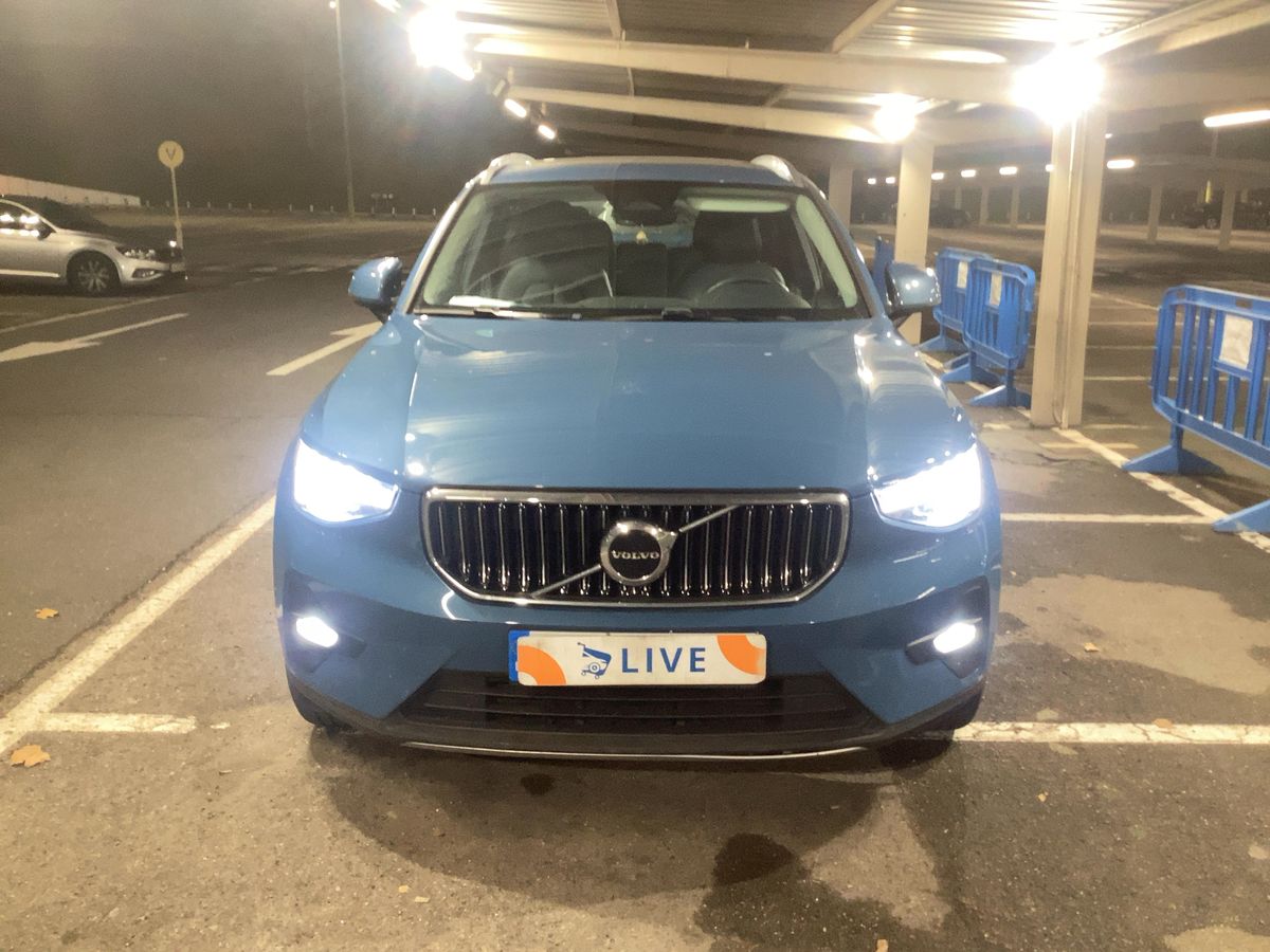 Volvo XC40 2023 — photo 15