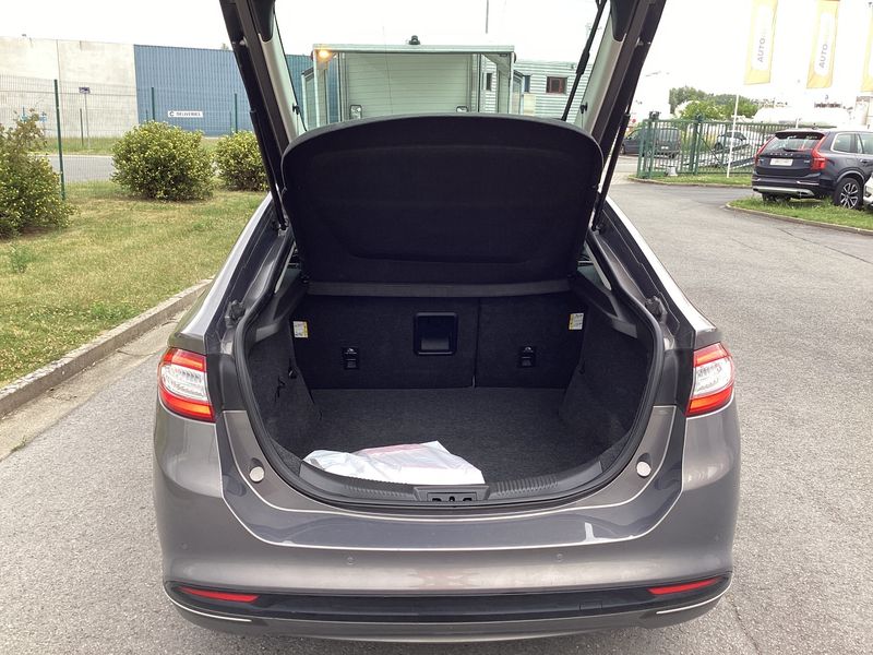 Ford Mondeo 1.5 EcoBoost Titanium — zdjęcie 10