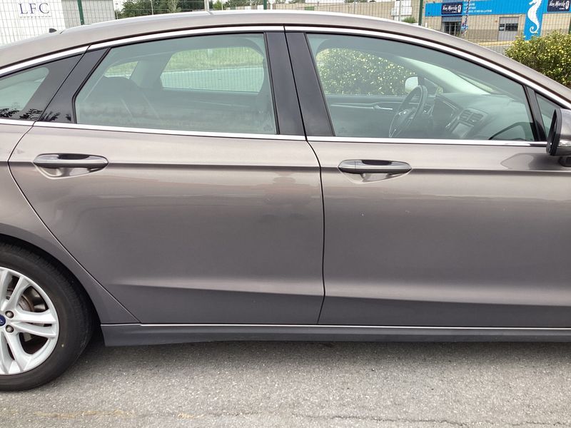 Ford Mondeo 1.5 EcoBoost Titanium — zdjęcie 7