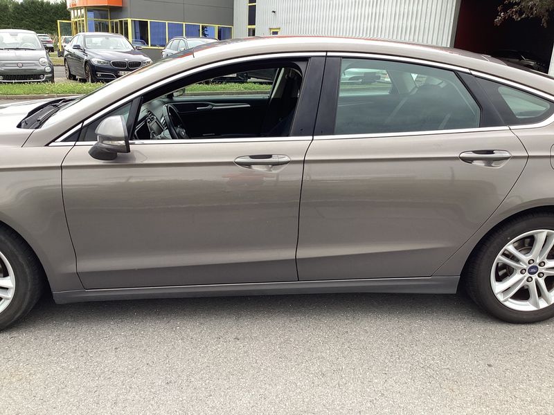 Ford Mondeo 1.5 EcoBoost Titanium — zdjęcie 4