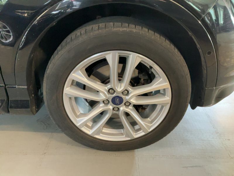 Ford Kuga 2.0 TDCi Individual 2016 – снимка 11