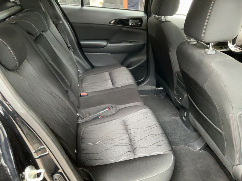 Mitsubishi Eclipse Cross 1.5 T-MIVEC Intro Edition 2WD — zdjęcie 14