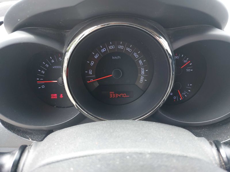 Kia Soul 1.6 Play — zdjęcie 12