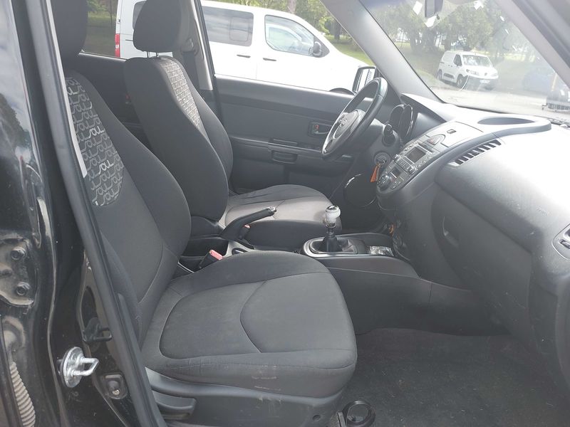 Kia Soul 1.6 Play — zdjęcie 10