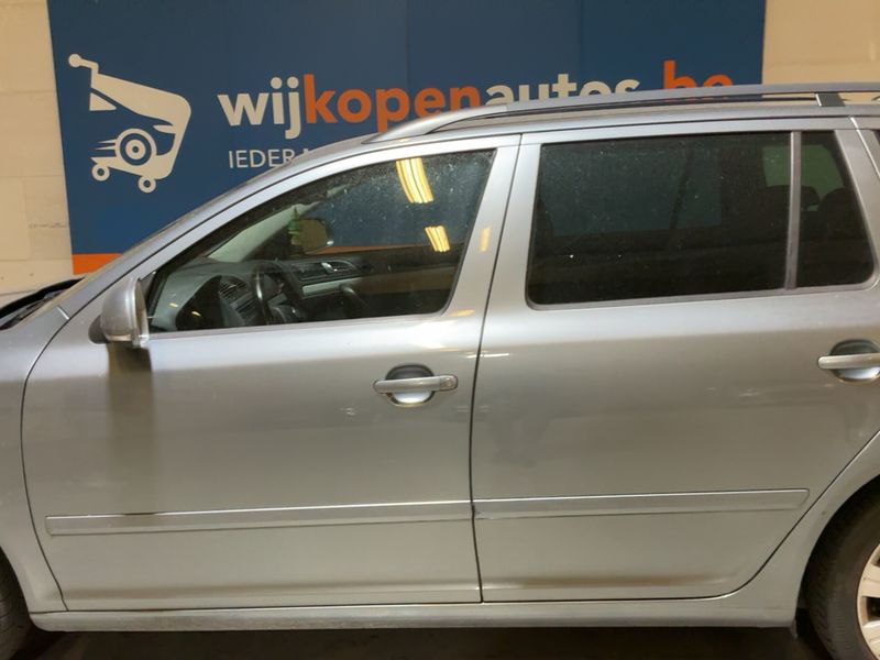 Skoda Octavia 1.6 TDI Ambition 2013 – снимка 4