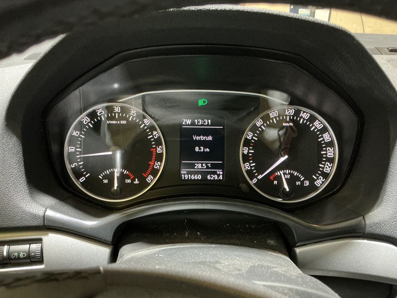 Skoda Octavia 1.6 TDI Ambition 2013 – снимка 18