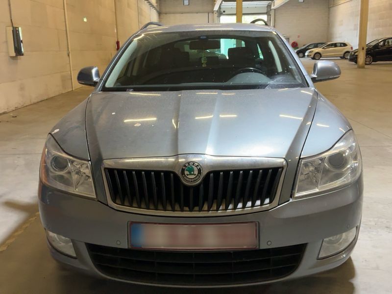 Skoda Octavia 1.6 TDI Ambition 2013 – снимка 14