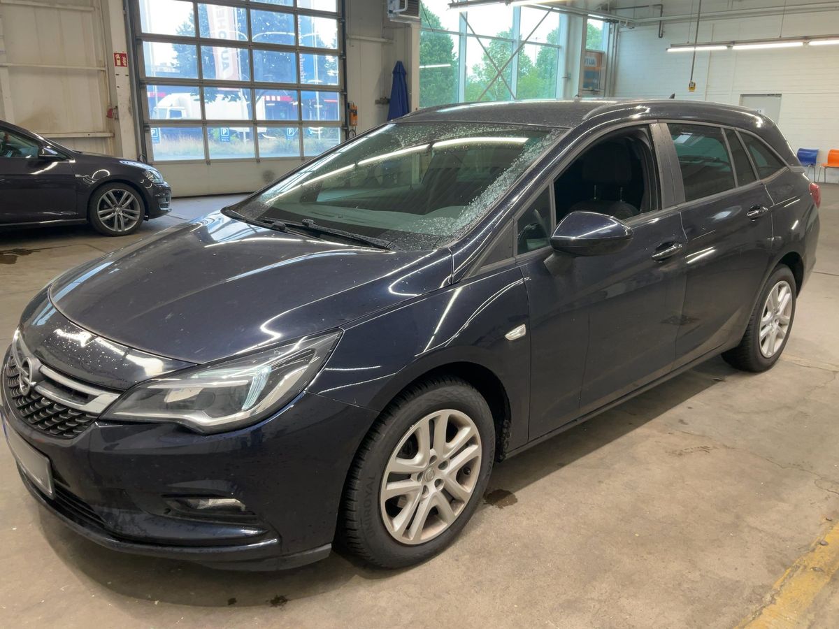 Opel Astra 2018 — photo 1