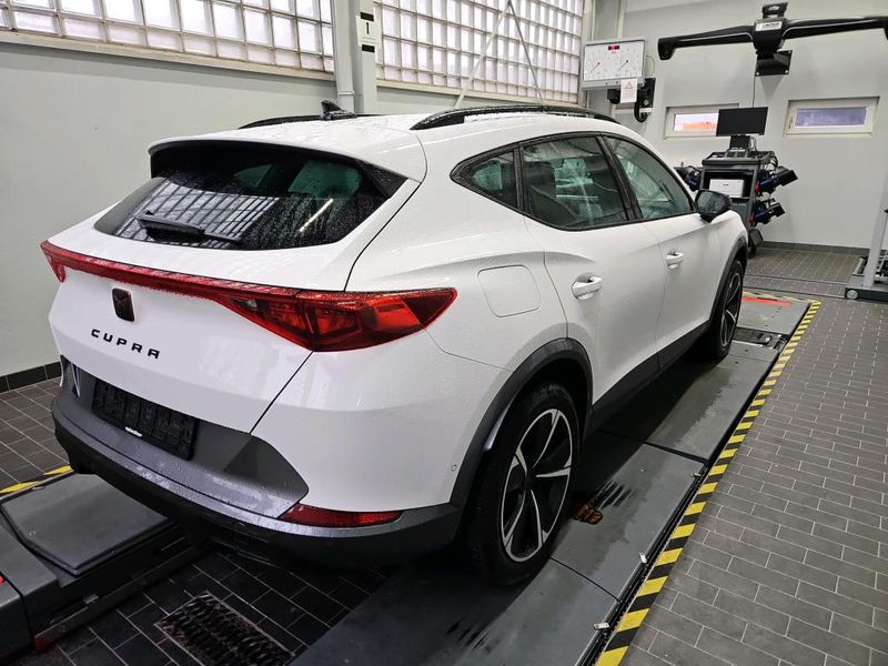Cupra Formentor 1.5 TSI ACT — zdjęcie 15