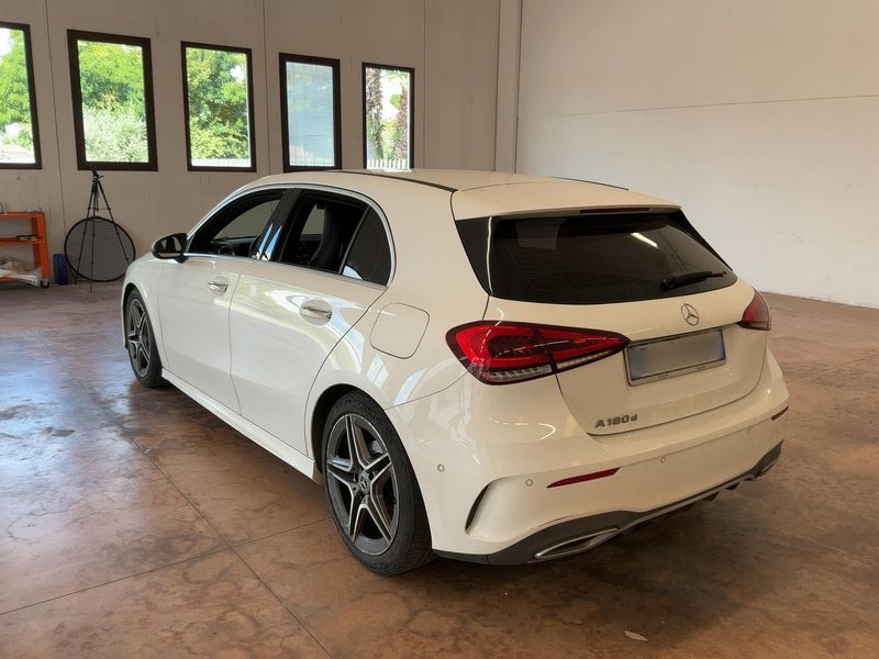Mercedes-Benz A-Klasse A 180 d Premium — zdjęcie 3