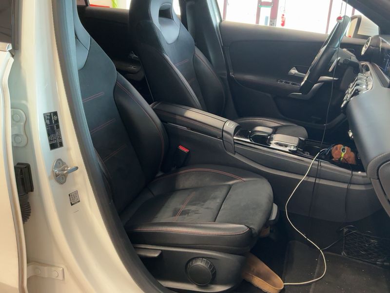 Mercedes-Benz A-Klasse A 180 d Premium — zdjęcie 11