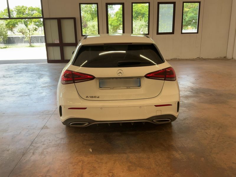 Mercedes-Benz A-Klasse A 180 d Premium — zdjęcie 5