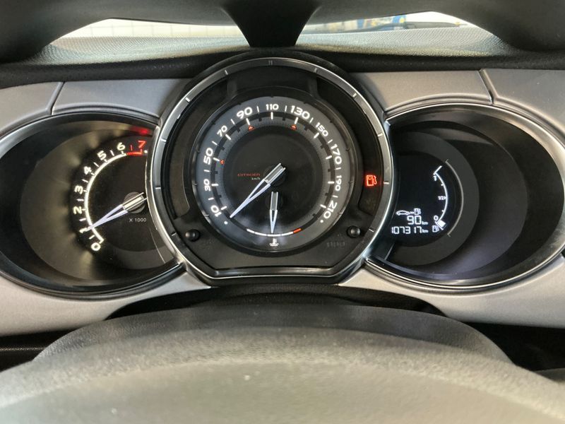 Citroen DS3 1.2 VTi Chic — zdjęcie 4