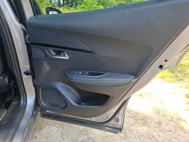 Peugeot 2008 1.2 PureTech GT 2021 – снимка 48