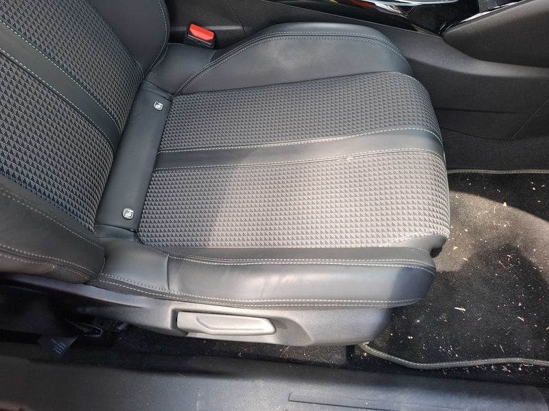 Peugeot 2008 1.2 PureTech GT 2021 – снимка 44