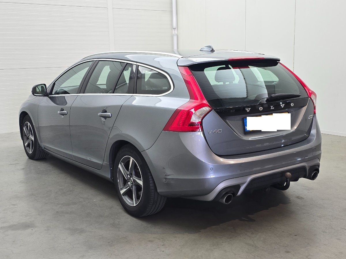 Volvo V60 2.0 D2 R-Design Momentum
