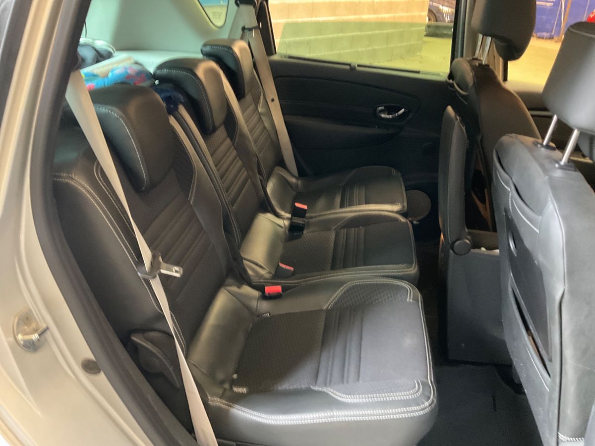 Renault Scenic 2015 — photo 14