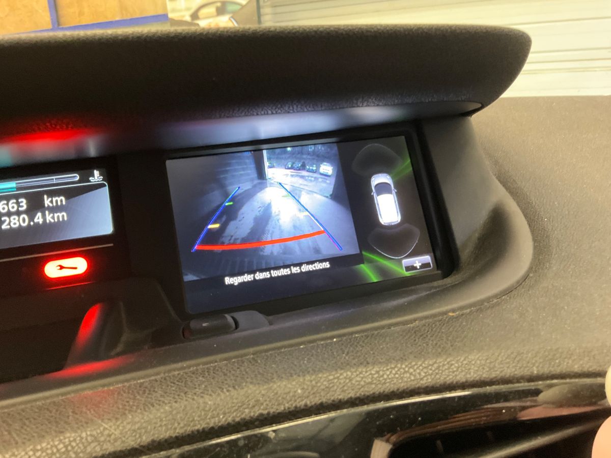 Renault Scenic 2015 — photo 11