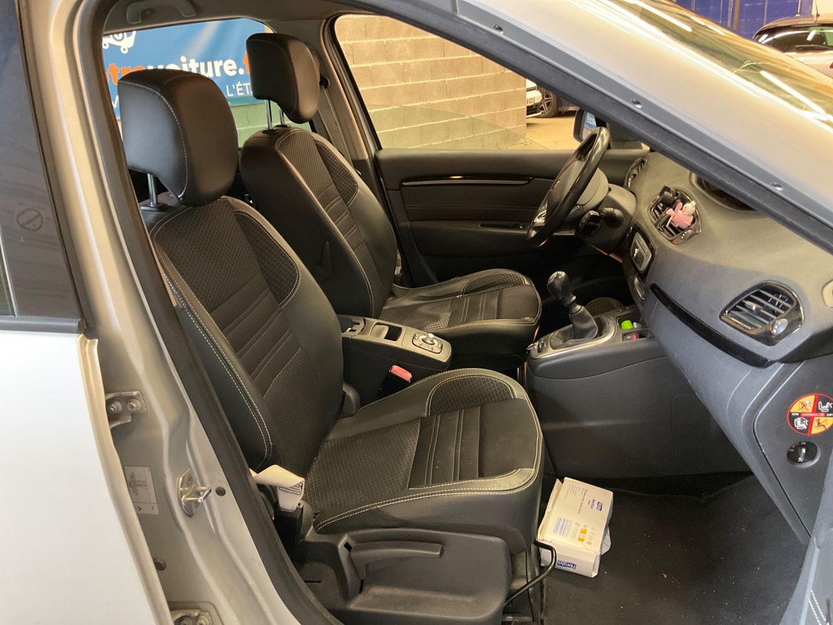 Renault Scenic 2015 — photo 3