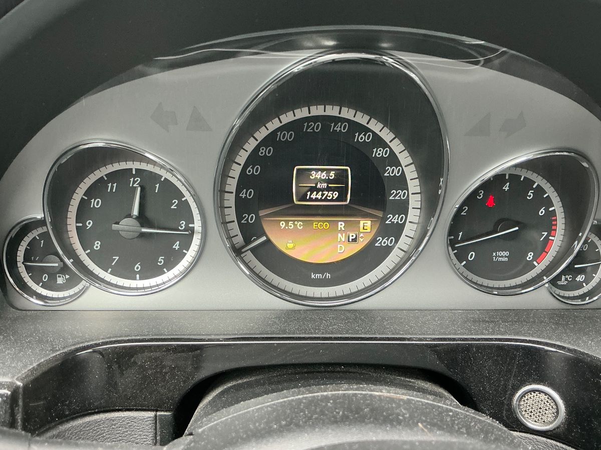 Mercedes-Benz E-Klasse 2012 — photo 20