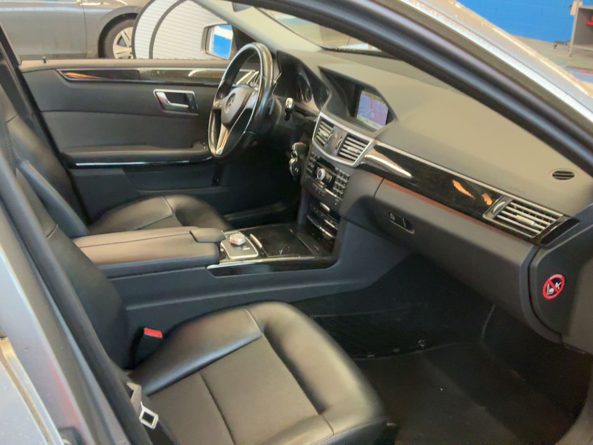 Mercedes-Benz E-Klasse 2012 — photo 18