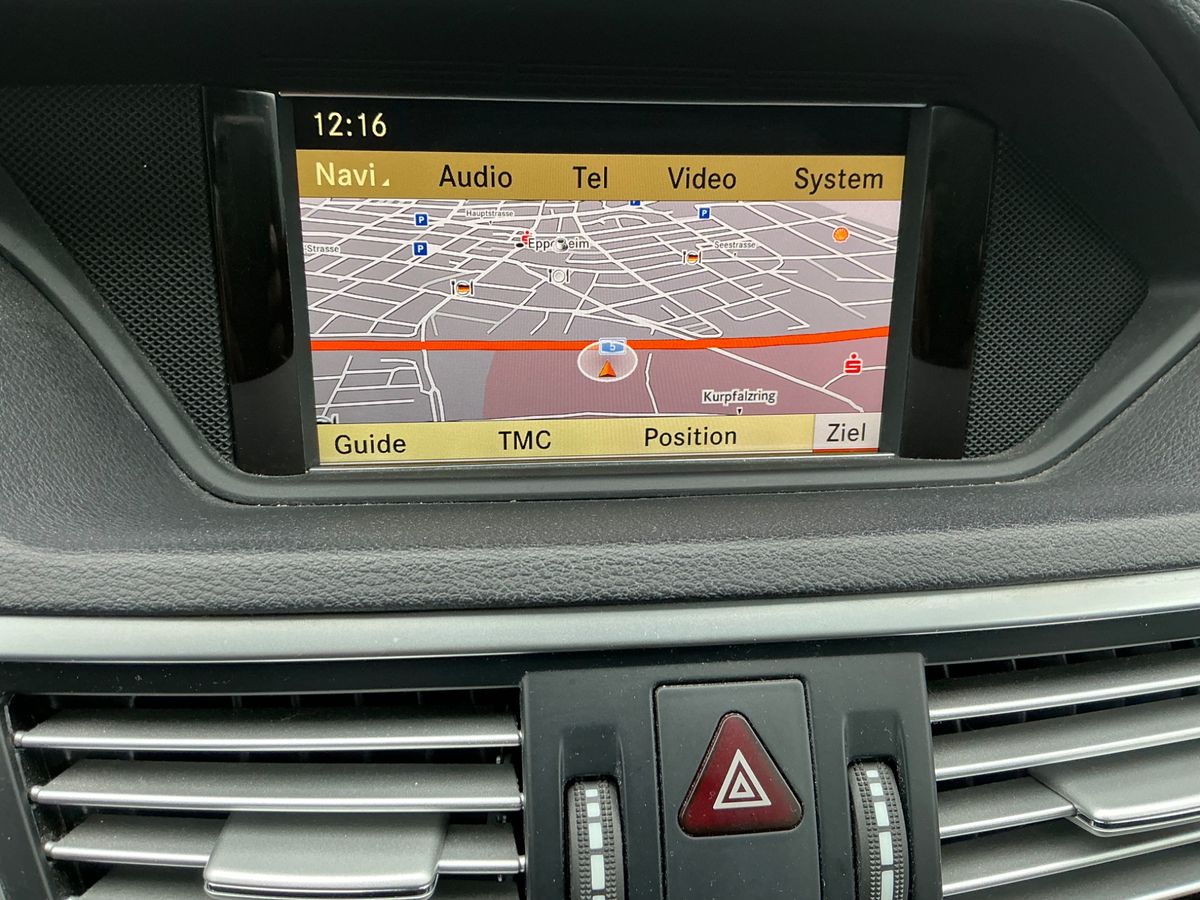 Mercedes-Benz E-Klasse 2012 — photo 26