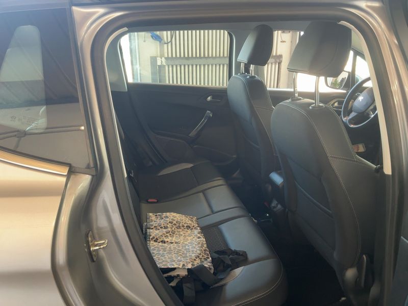 Peugeot 2008 1.2 PureTech Allure 2016 – снимка 19