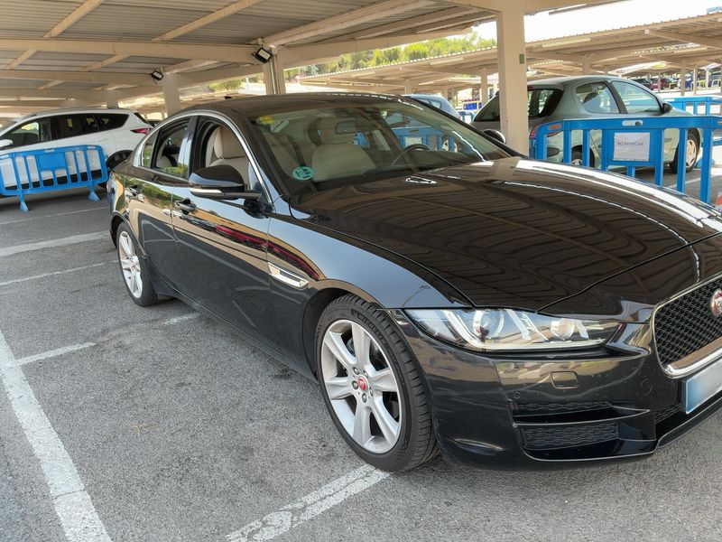 Jaguar XE 20d Pure — zdjęcie 8