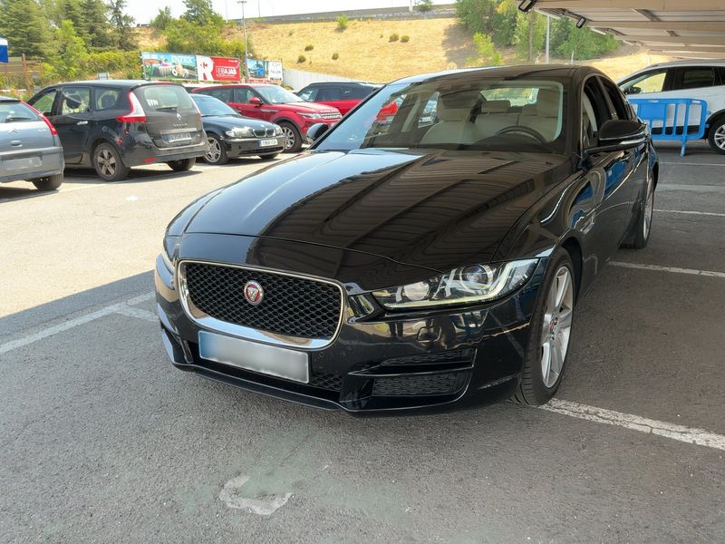 Jaguar XE 20d Pure