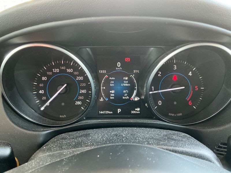 Jaguar XE 20d Pure — zdjęcie 13