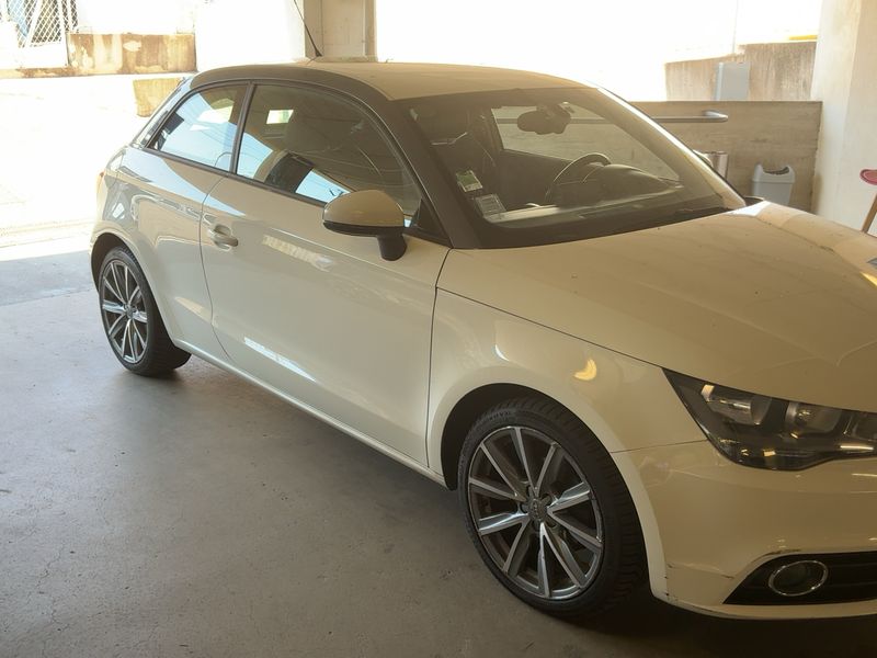 Audi A1 1.6 TDI Ambition Luxe — zdjęcie 8